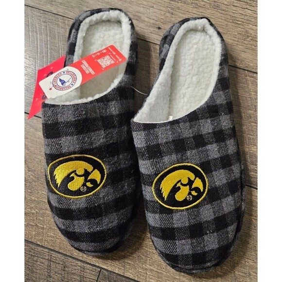 Iowa Hawkeyes College Football Men's Plaid Slippers NEW - Picture 2 of 7